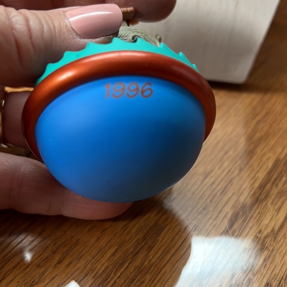 Hallmark Noah’s ark ornament. Signed - Picture 5 of 6